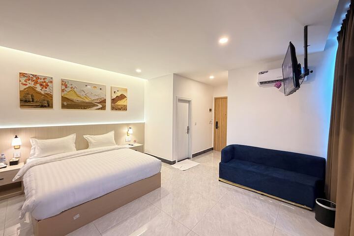 Room 44 of 68
