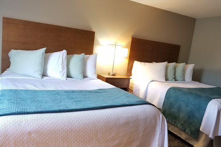 Quadruple Deluxe Queen Bed (12 of 18)