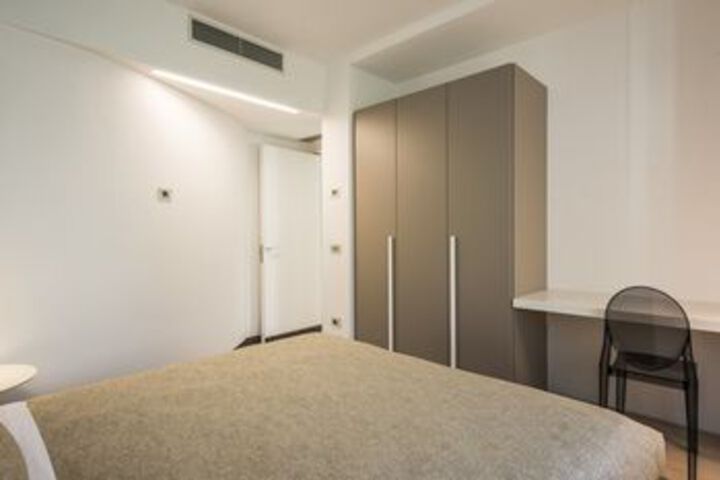 Room 28 of 47