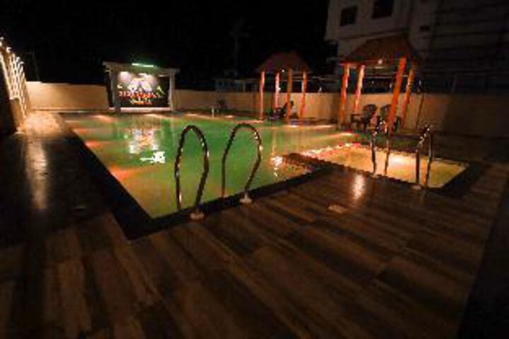 Pool 16 of 25