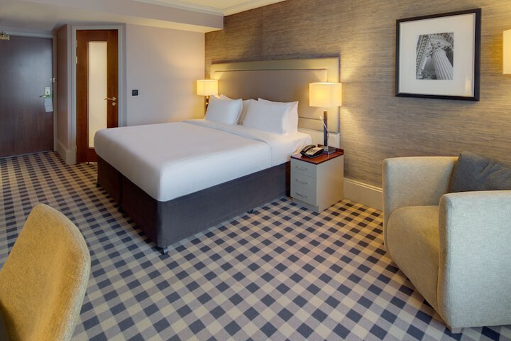 Room 10 of 96