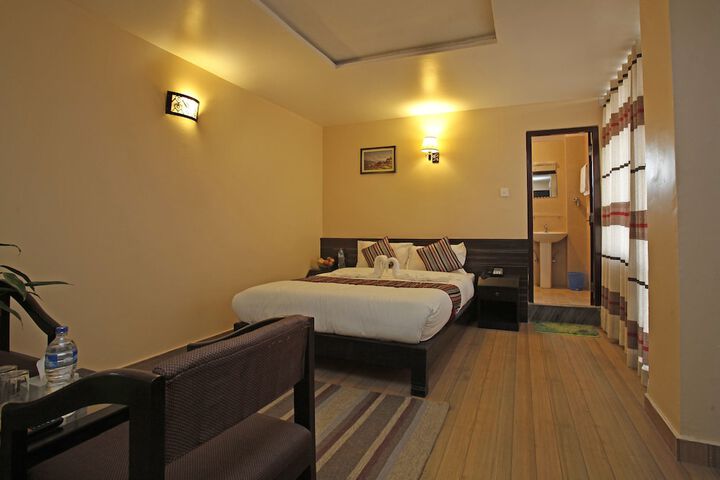 Room 12 of 25