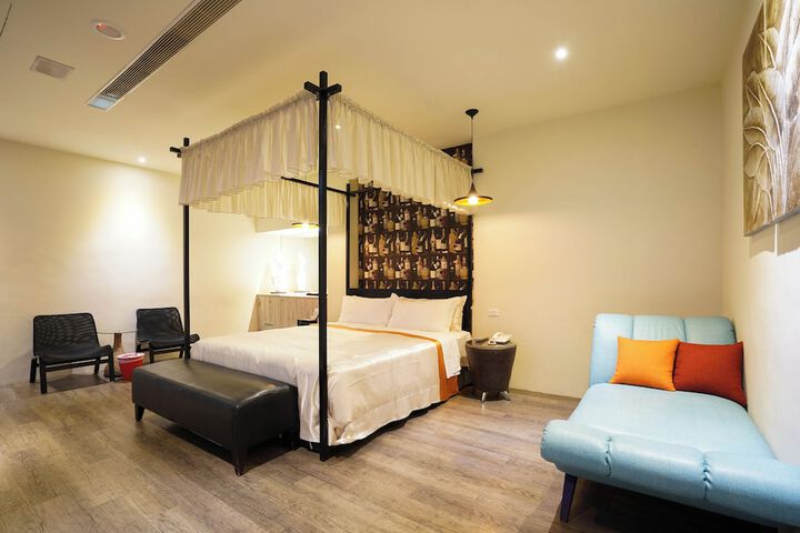 Room 16 of 29