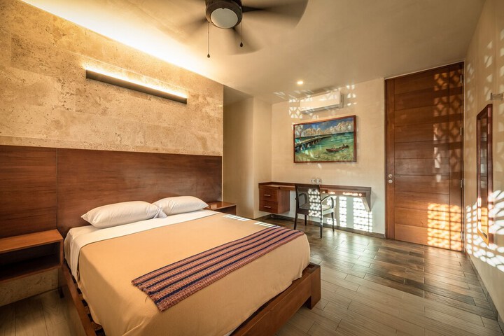 Room 2 of 6