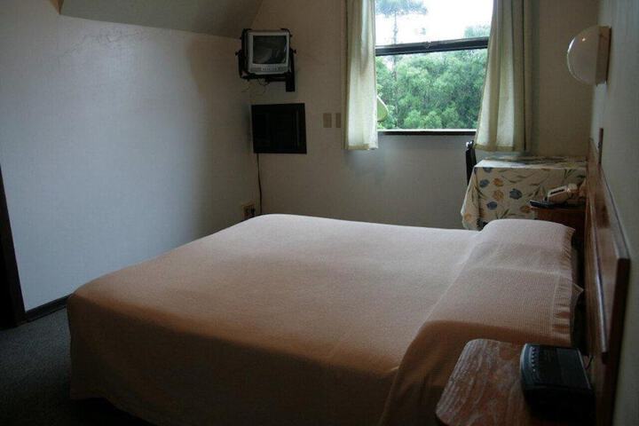 Room 25 of 100
