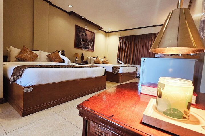 Room 30 of 199