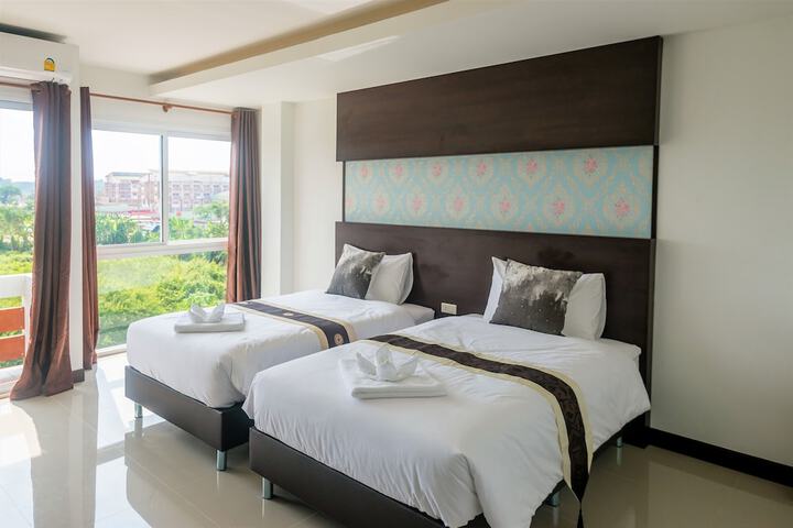 Room 10 of 29