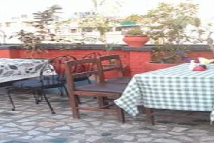 Dining 6 of 10