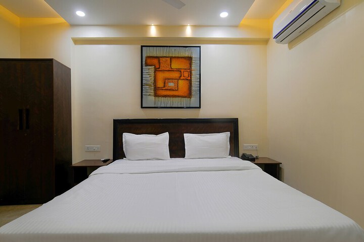 Room 25 of 33