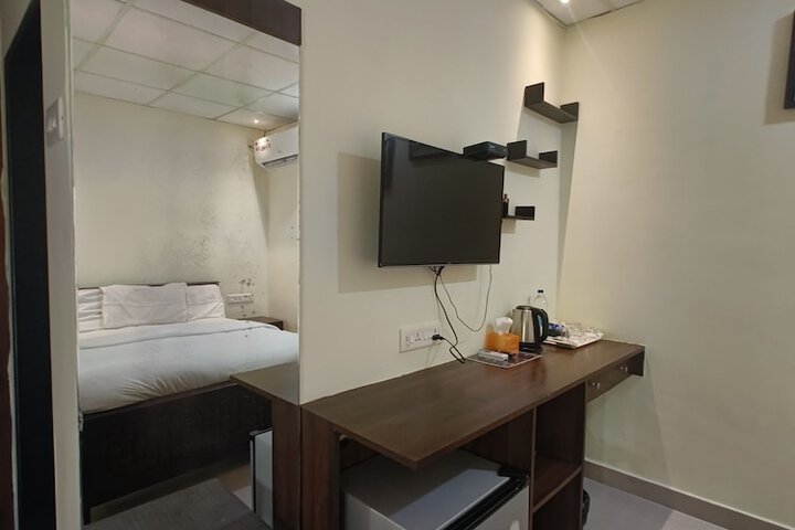 Room 5 of 27