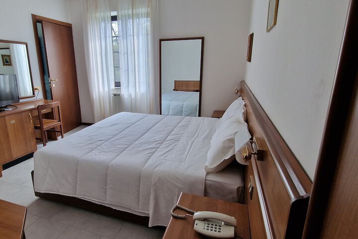 Room 21 of 58