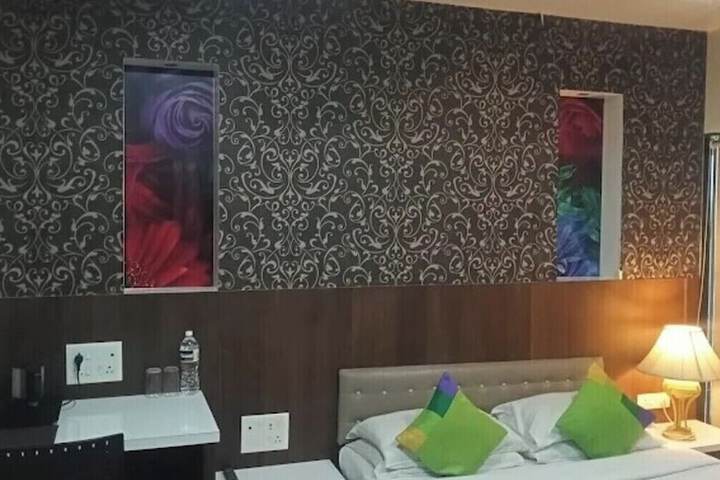 Room 8 of 23