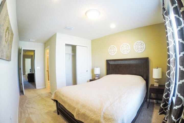 Room 13 of 65