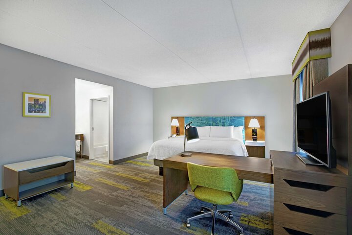 Room 27 of 44