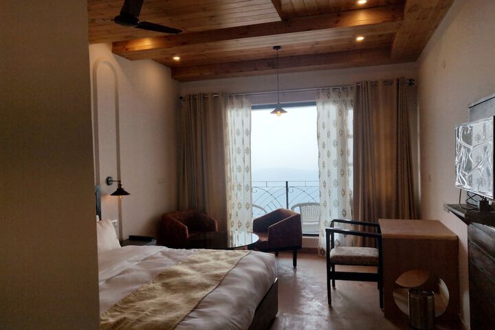 Room 4 of 42