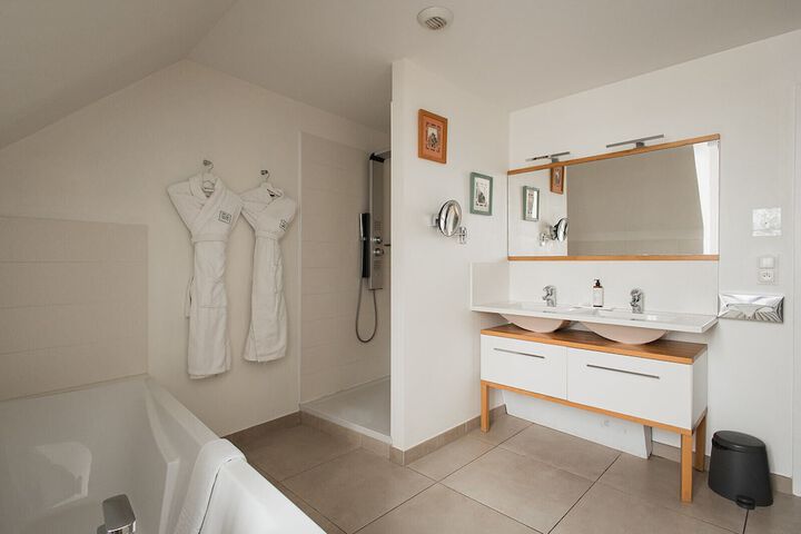Room 56 of 75