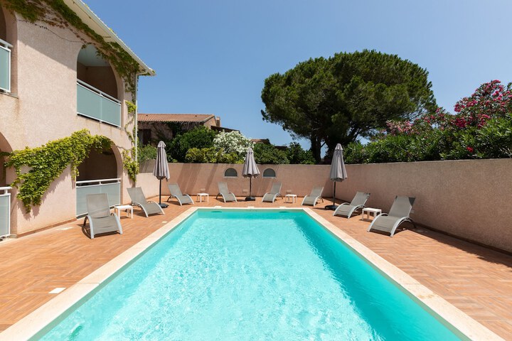 Pool Hotel