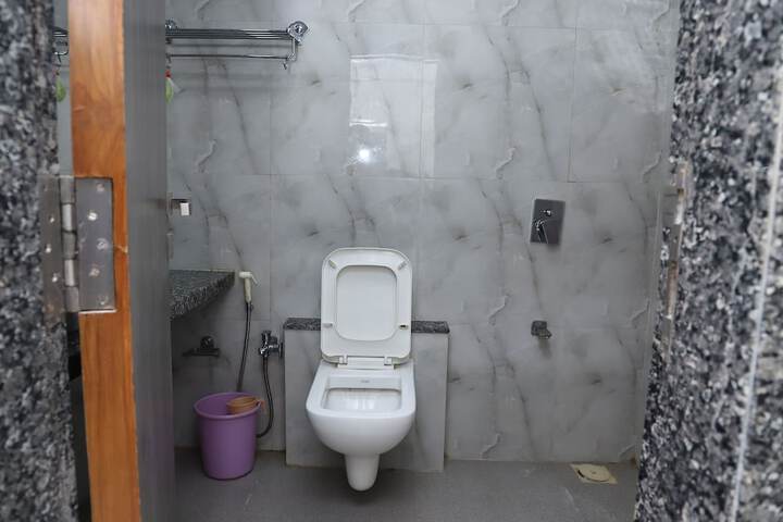 Room 14 of 19
