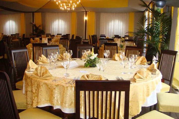 Dining Photos