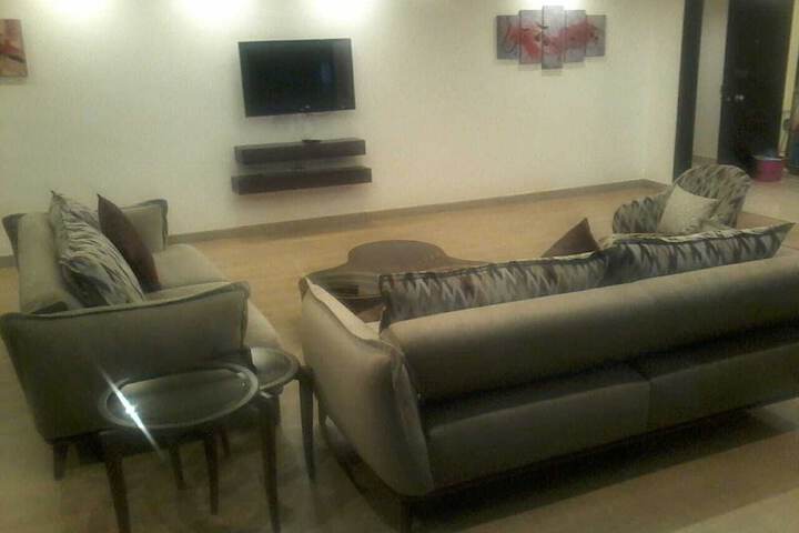 Room 28 of 63