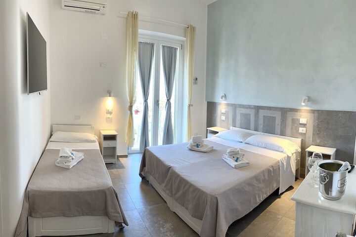 Room 15 of 49