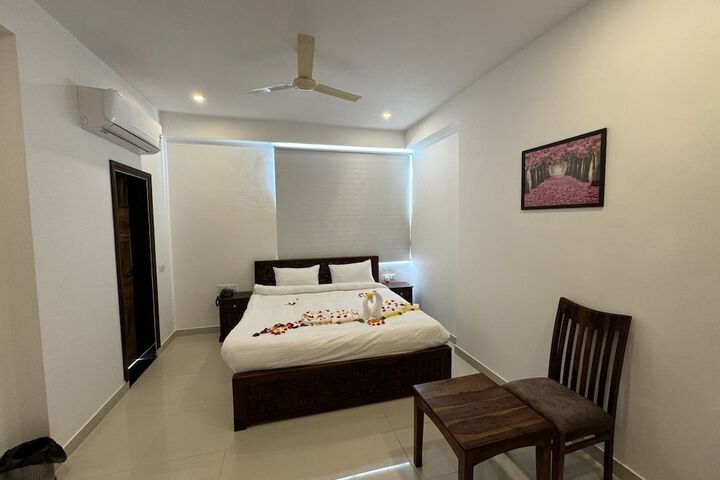 Room 3 of 11