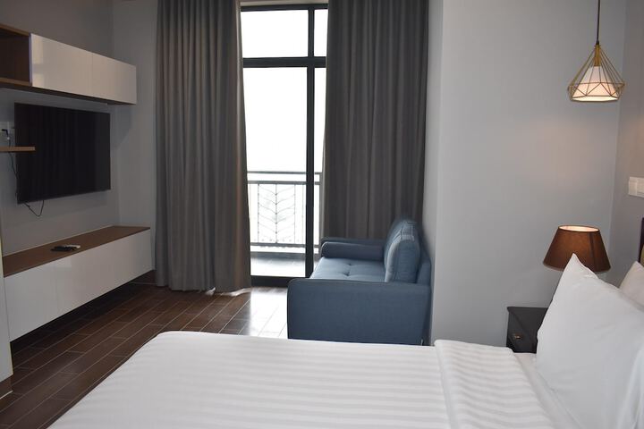 Room 8 of 24