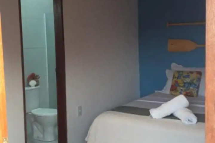 Room 4 of 12