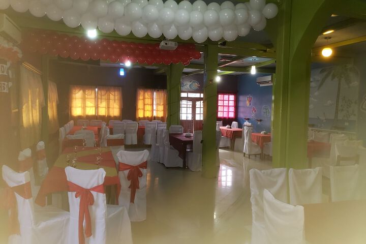 Dining 6 of 10