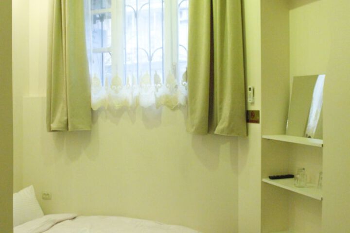Room 17 of 131