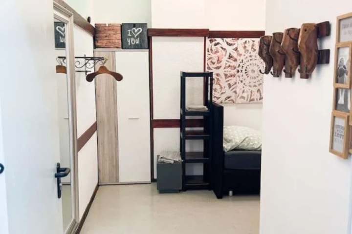Room 11 of 14