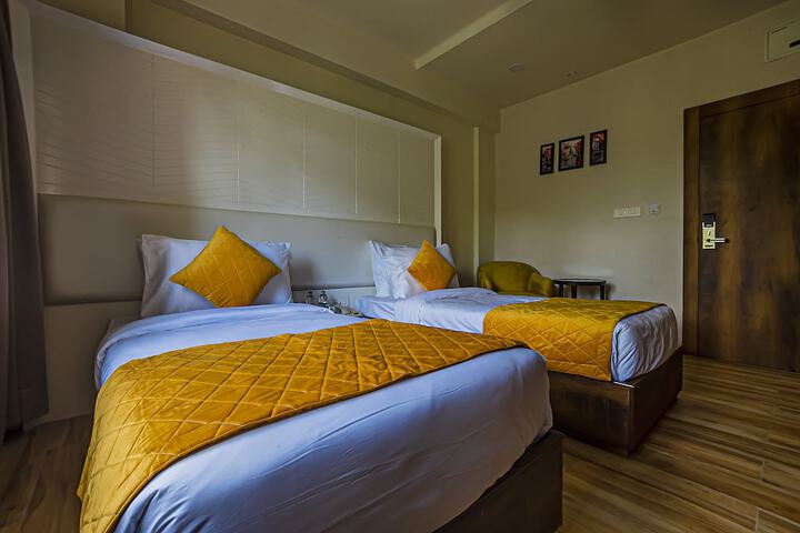 Room 2 of 19