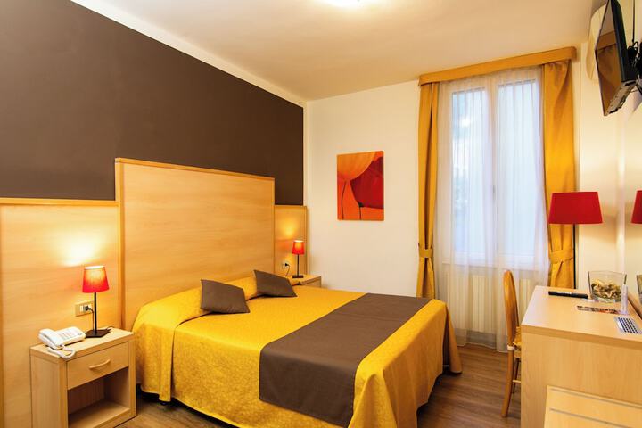 Room 10 of 92