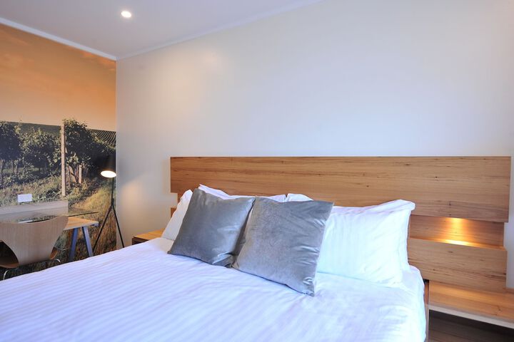 Room 10 of 26