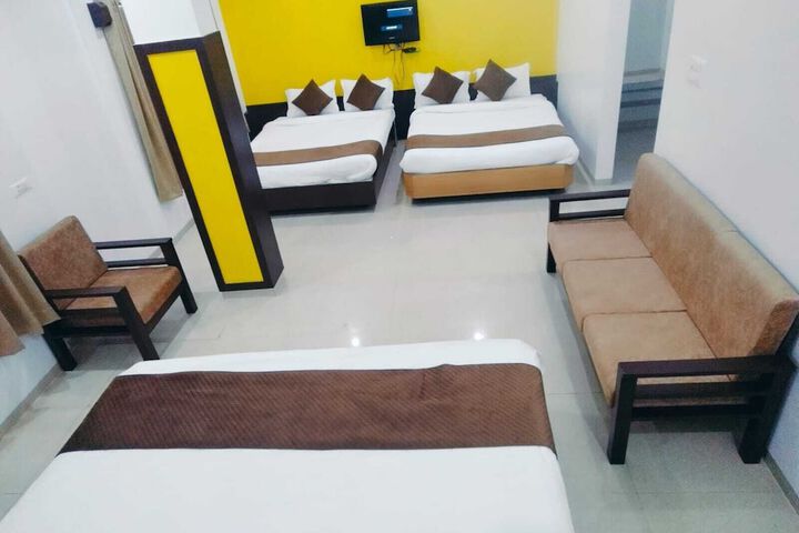 Room 12 of 42