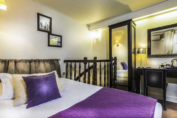 Room 4 of 34