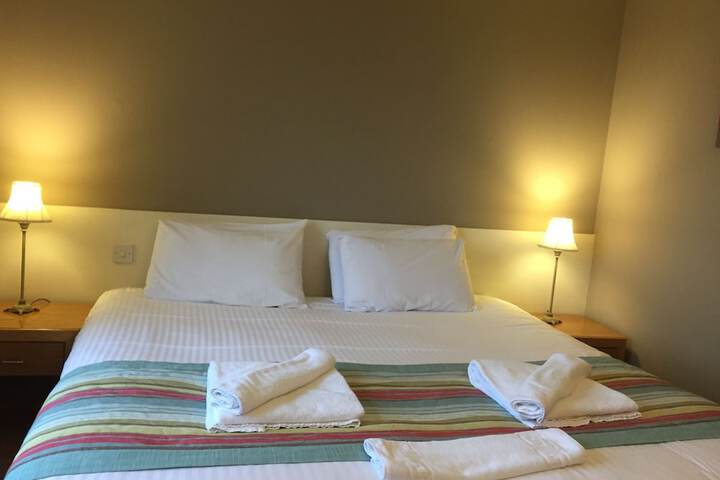 Room 5 of 28