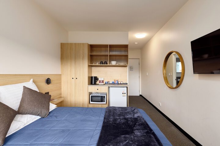 Room 10 of 22
