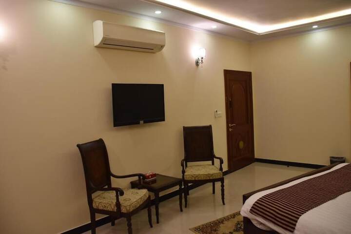 Room 11 of 21