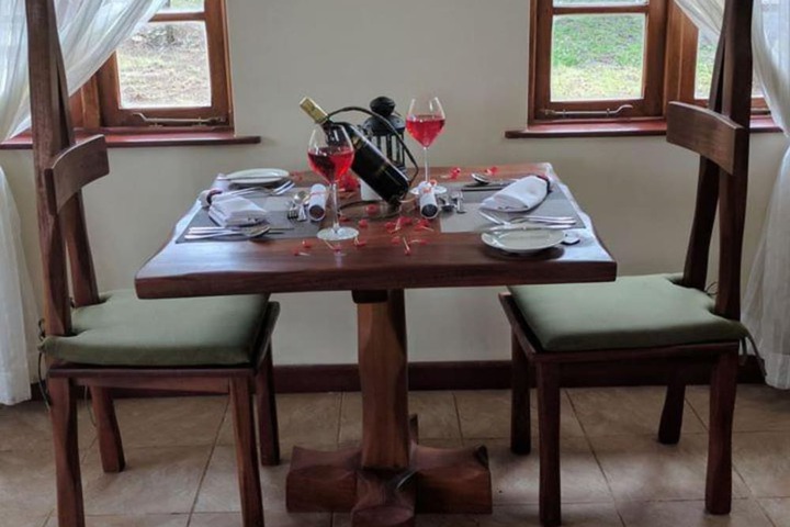 Dining 18 of 26