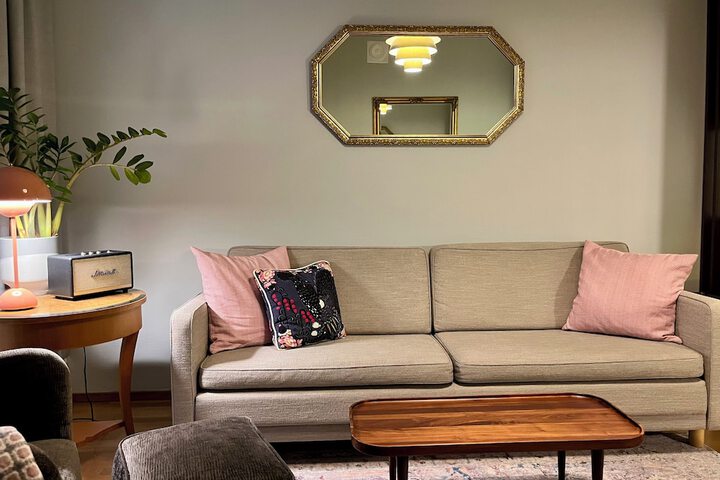 Room 11 of 18