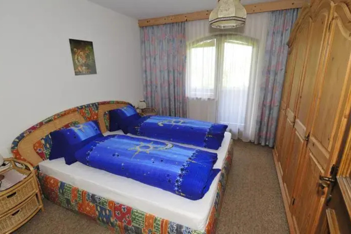 Room 2 of 16