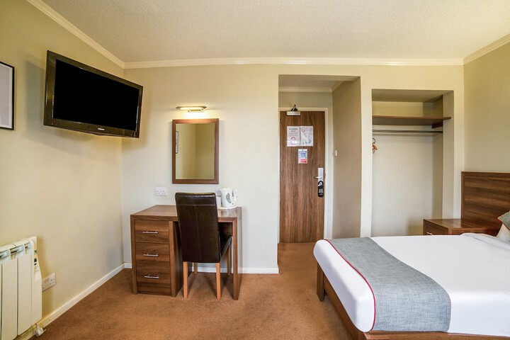 Room 12 of 118