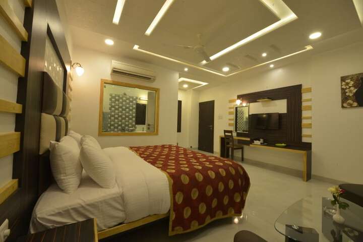Room 7 of 44