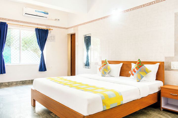 Room 3 of 8