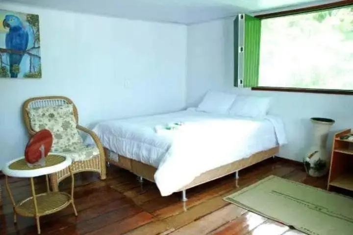 Room 3 of 8
