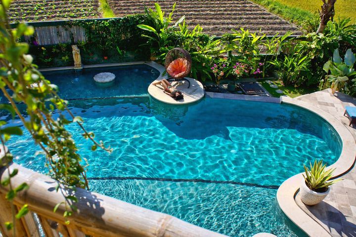 Hotel Pool