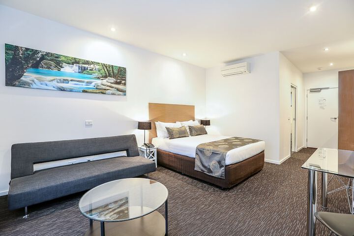 Room 9 of 23