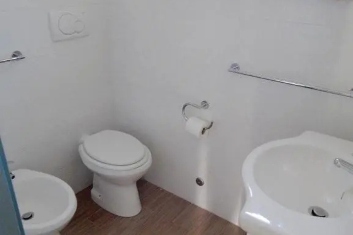 Room 5 of 13