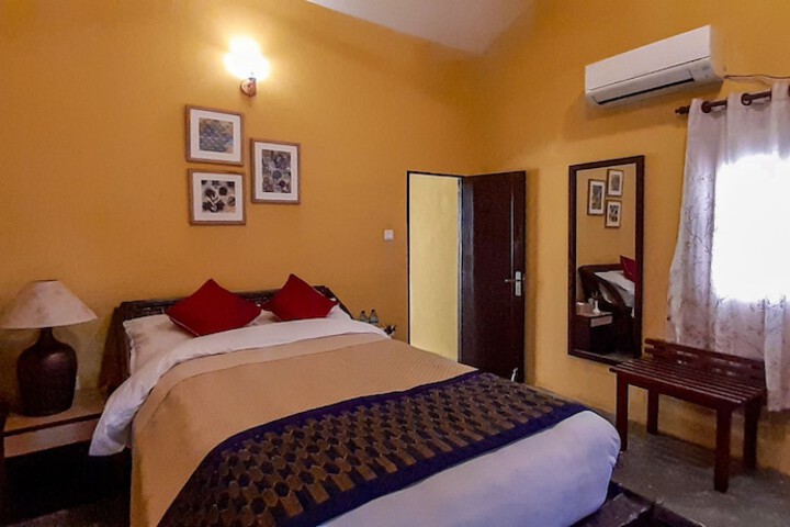 Room 9 of 28